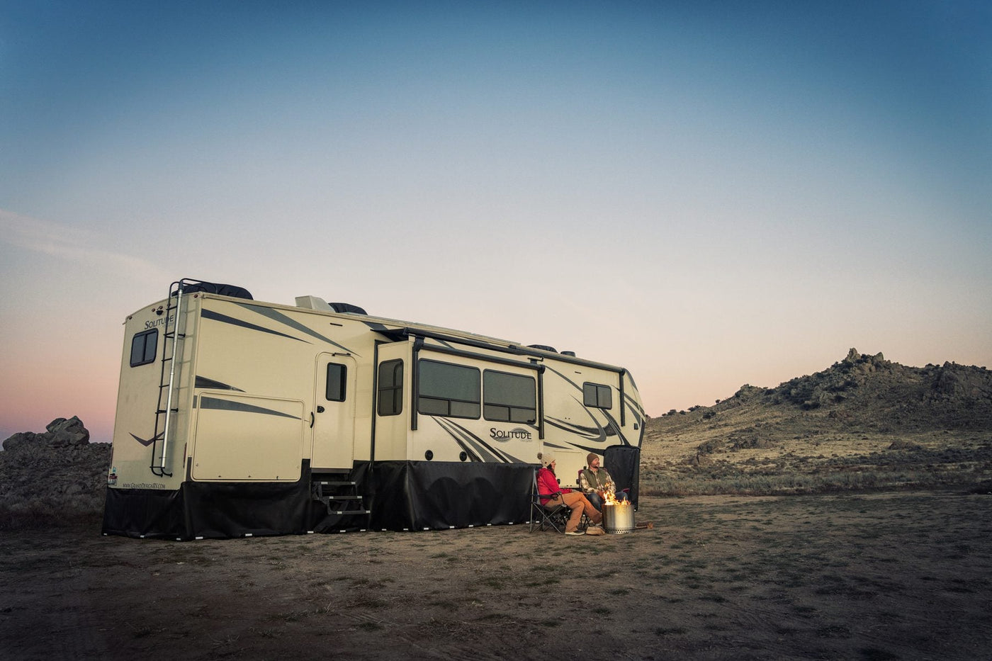 RV Skirting for Winter: What Keeps the Cold Out (and Pipes From Freezing)