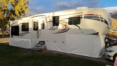 5th Wheel Skirting Review Photo - Slideout