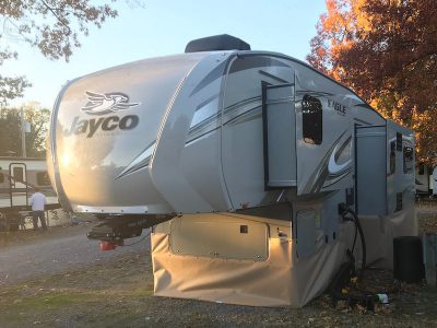 EZ Snap 5th Wheel Skirting Review Photo from Eric Heuerman Front