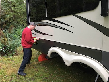 EZ Snap RV Skirting Review Photos from Ryan Campbell Installing Combo Fasteners