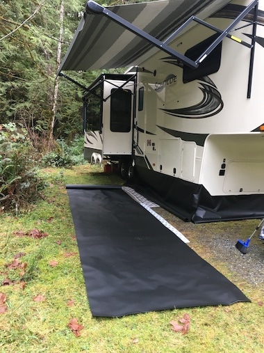 EZ Snap RV Skirting Review Photos from Ryan Campbell Preparing Side Skirting