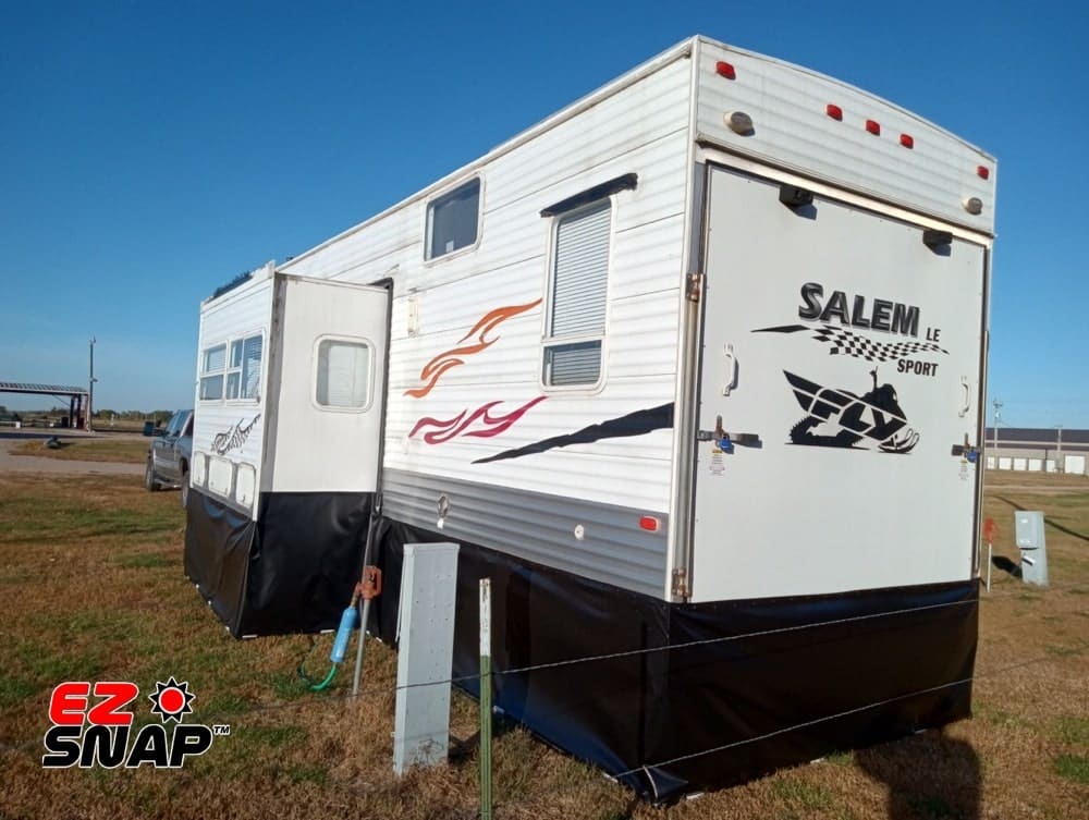 EZsnap RV Skirting Review Photos from Charlie Beyersdorf Pullout