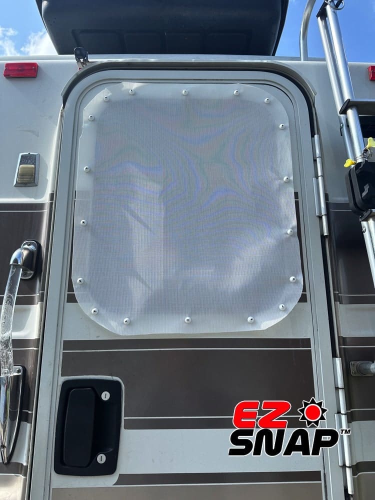 EZsnap RV Skirting Review Photos from Lee Pitchford Door