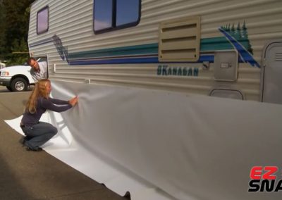 Install your RV Skirting with a partner