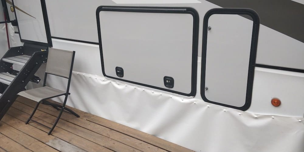 Trailer Skirting Review Photos from H Dixon Storage Doors